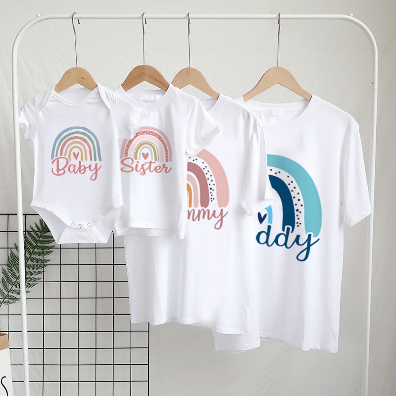 Regenbogen-Familien-passendes  – Coffee Tea Or Me Bewertung und Preis